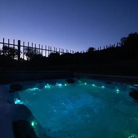 Luxury Private With Pool & Hot Tub- Perfect For Families And Friends