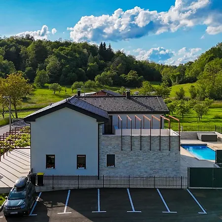 Luxury Private With Pool & Hot Tub- Perfect For Families And Friends Vila Dolenje pri Jelsanah