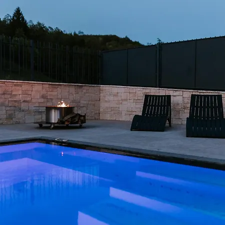 Villa Luxury Private With Pool & Hot Tub- Perfect For Families And Friends Dolenje pri Jelsanah