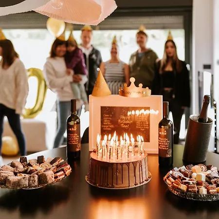 Luxury Private With Pool & Hot Tub- Perfect For Families And Friends Dolenje pri Jelsanah