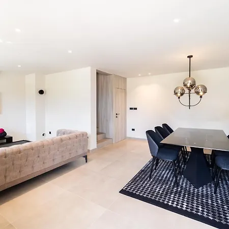 Luxury Private With Pool & Hot Tub- Perfect For Families And Friends