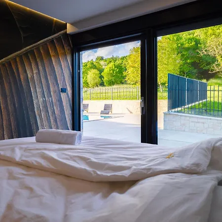 Villa Luxury Private With Pool & Hot Tub- Perfect For Families And Friends