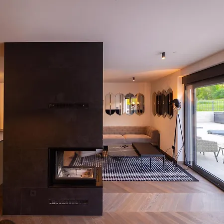 Luxury Private With Pool & Hot Tub- Perfect For Families And Friends * Dolenje pri Jelsanah