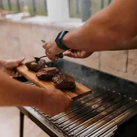 Luxury Private With Pool & Hot Tub- Perfect For Families And Friends Dolenje pri Jelsanah