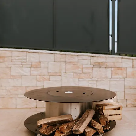 Vila Luxury Private With Pool & Hot Tub- Perfect For Families And Friends *