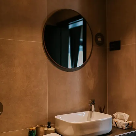 Luxury Private With Pool & Hot Tub- Perfect For Families And Friends Dolenje pri Jelsanah