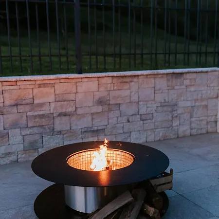 Luxury Private With Pool & Hot Tub- Perfect For Families And Friends Vila