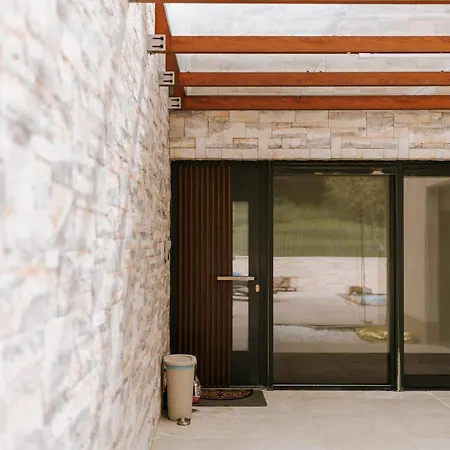 Luxury Private With Pool & Hot Tub- Perfect For Families And Friends * Dolenje pri Jelsanah