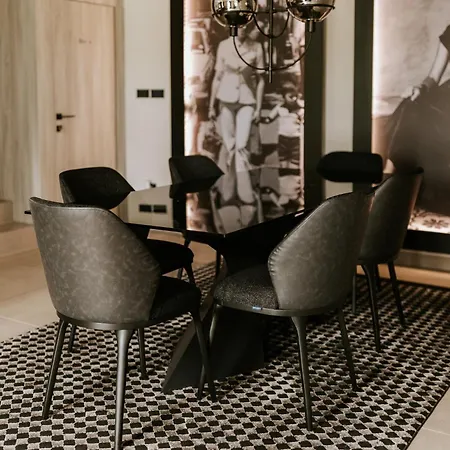 Luxury Private With Pool & Hot Tub- Perfect For Families And Friends Villa