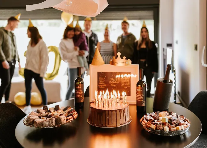 Luxury Private With Pool & Hot Tub- Perfect For Families And Friends Dolenje pri Jelsanah