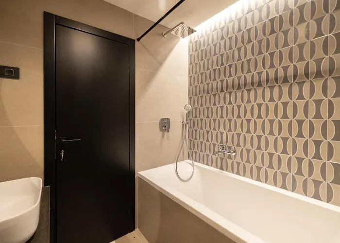 Willa Luxury Private With Pool & Hot Tub- Perfect For Families And Friends Dolenje pri Jelsanah