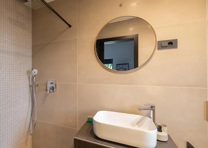 Luxury Private With Pool & Hot Tub- Perfect For Families And Friends Willa Dolenje pri Jelsanah