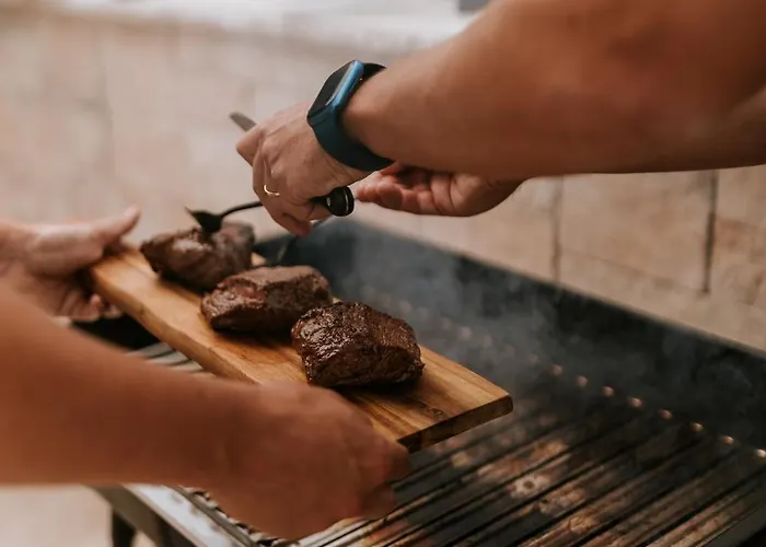 Luxury Private With Pool & Hot Tub- Perfect For Families And Friends Dolenje pri Jelsanah