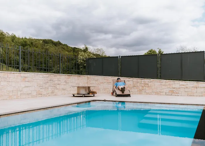 Luxury Private With Pool & Hot Tub- Perfect For Families And Friends Dolenje pri Jelsanah