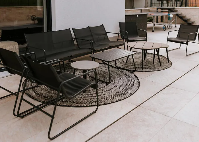 Luxury Private With Pool & Hot Tub- Perfect For Families And Friends Dolenje pri Jelsanah