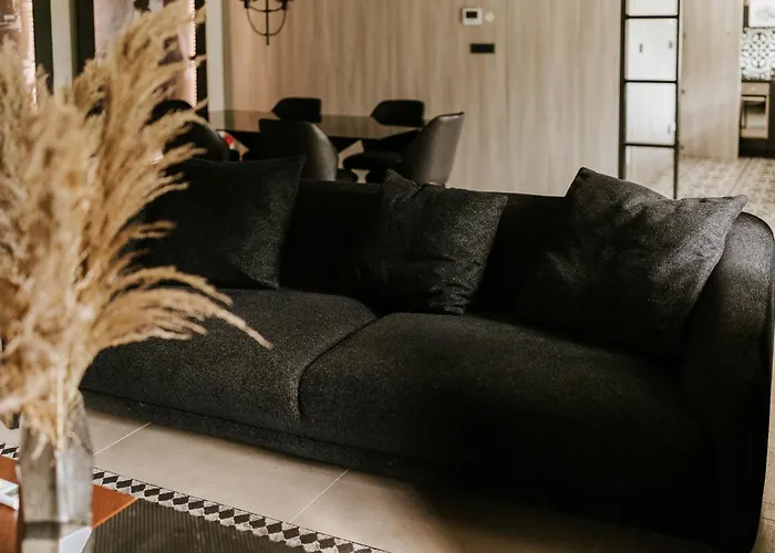 Luxury Private With Pool & Hot Tub- Perfect For Families And Friends Willa Dolenje pri Jelsanah