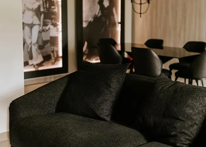 Luxury Private With Pool & Hot Tub- Perfect For Families And Friends Willa Dolenje pri Jelsanah